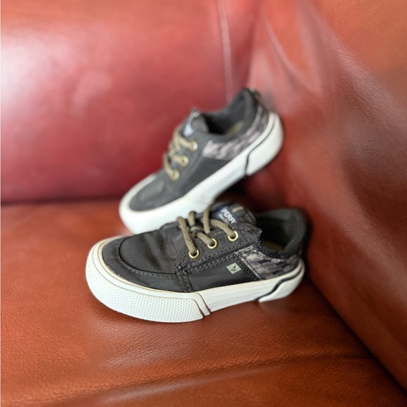 Sperry Other - Sperry Black and White Sneakers with Chunky Sole